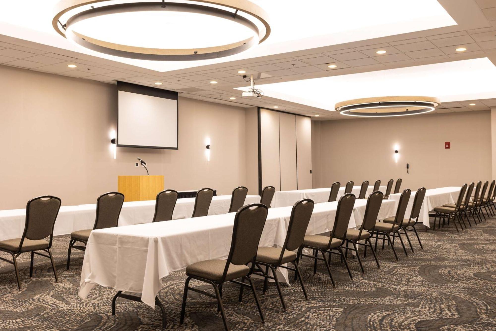 Hotel Doubletree By Hilton Austin, Mn Esterno foto