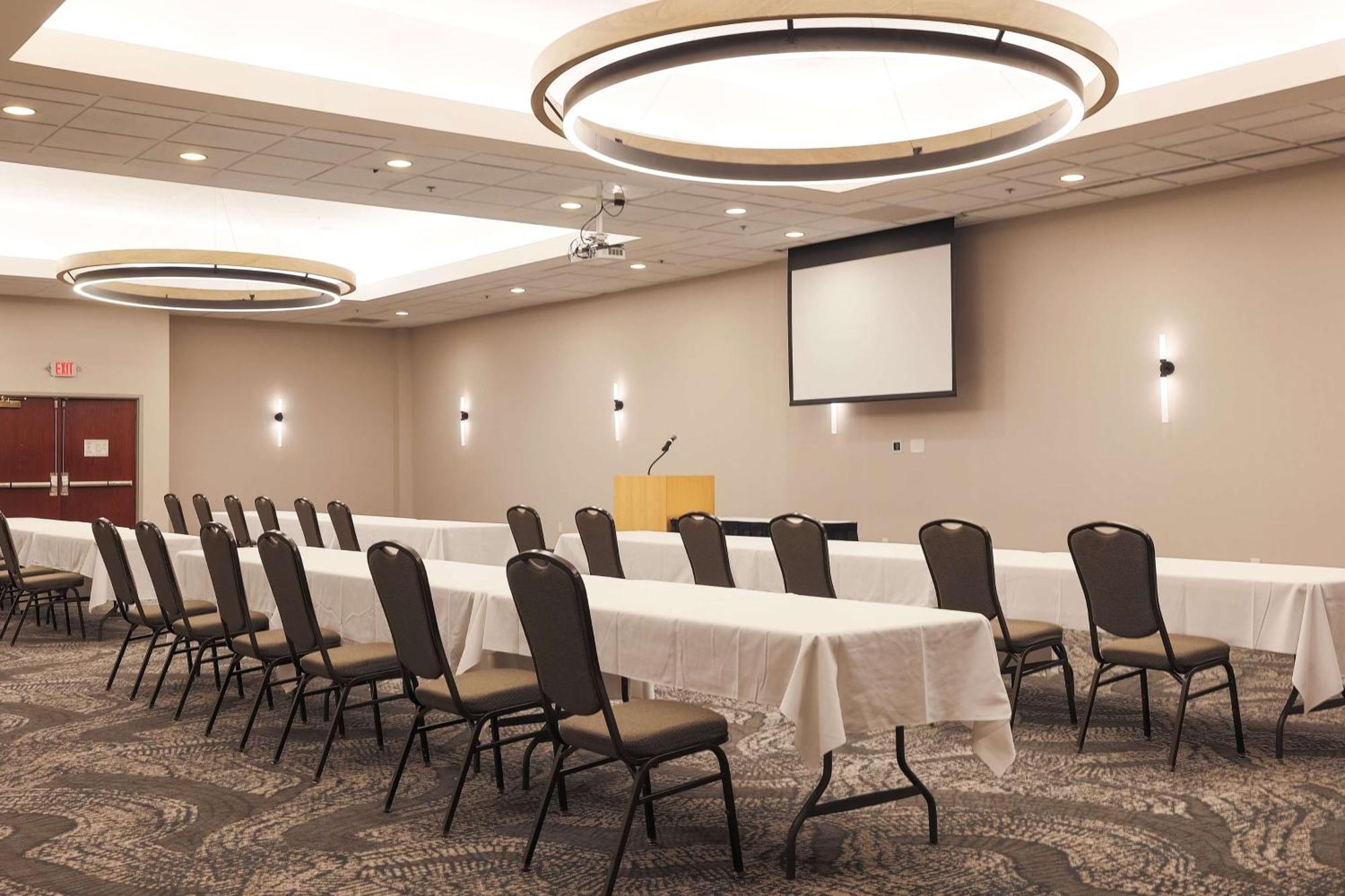 Hotel Doubletree By Hilton Austin, Mn Esterno foto